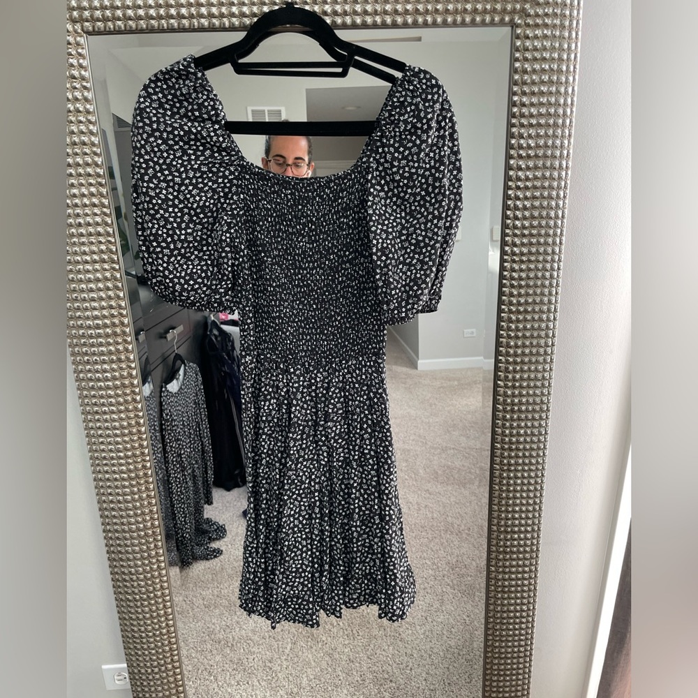 Velvet Torch puffy short sleeve dress!